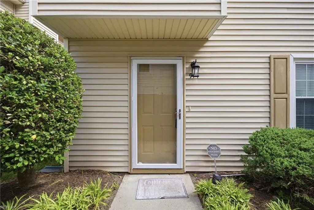 944 Gas Light LN, VIRGINIABEACH VA 23462 - Photo 5