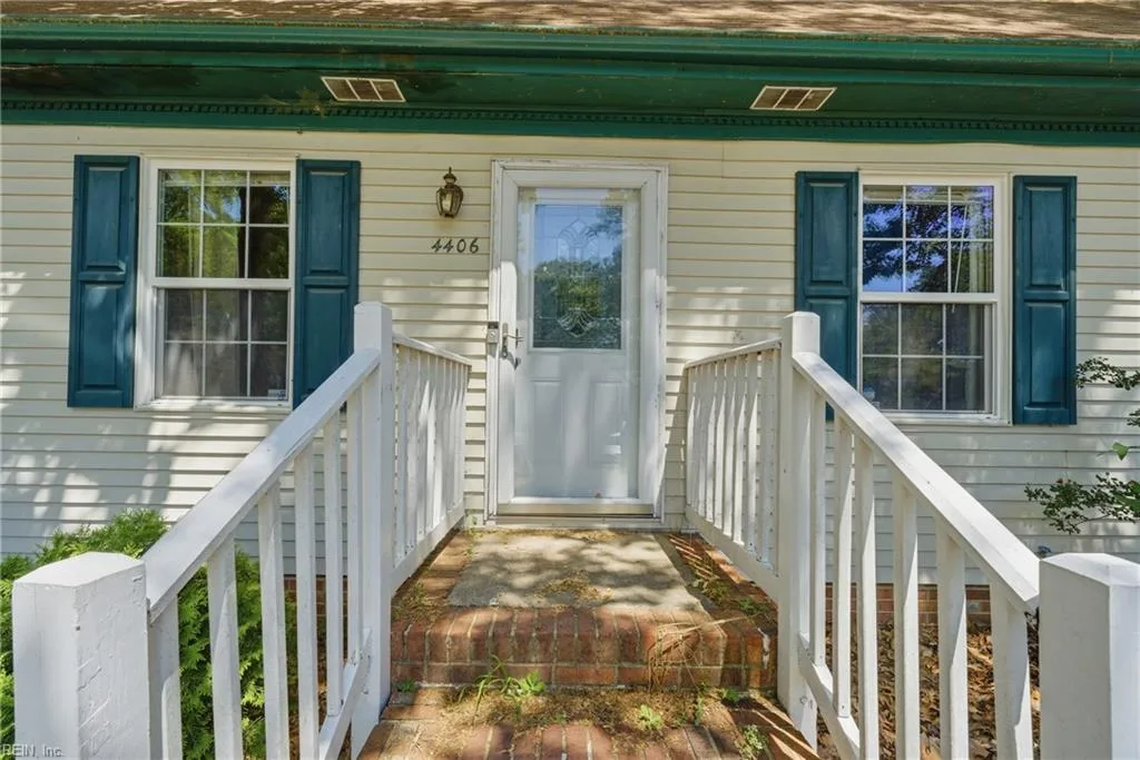 4406 Breezewood CT, PORTSMOUTH VA 23703 - Photo 5