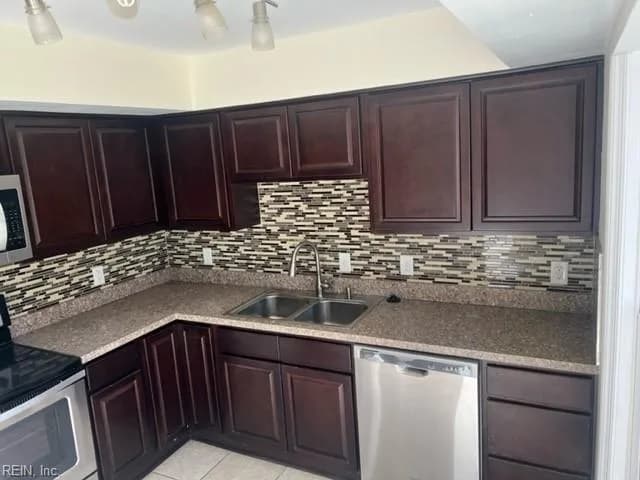 5382 Leicester CT, VIRGINIABEACH VA 23462 - Photo 5