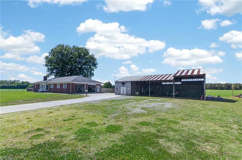 25452 Walters HWY, WINDSOR VA 23487 - Photo 4