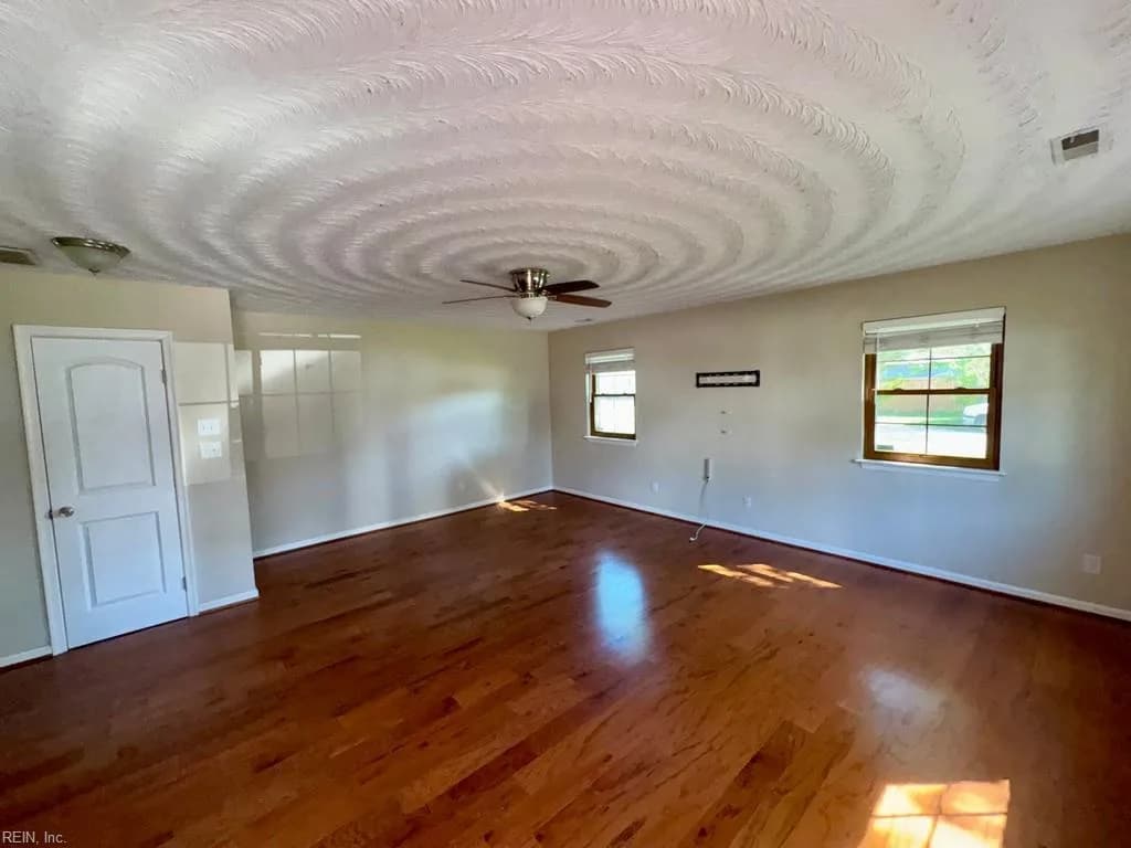 5260 Iowa AVE, NORFOLK VA 23513 - Photo 4