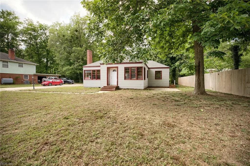 19100 Eltham RD, WESTPOINT VA 23181 - Photo 2
