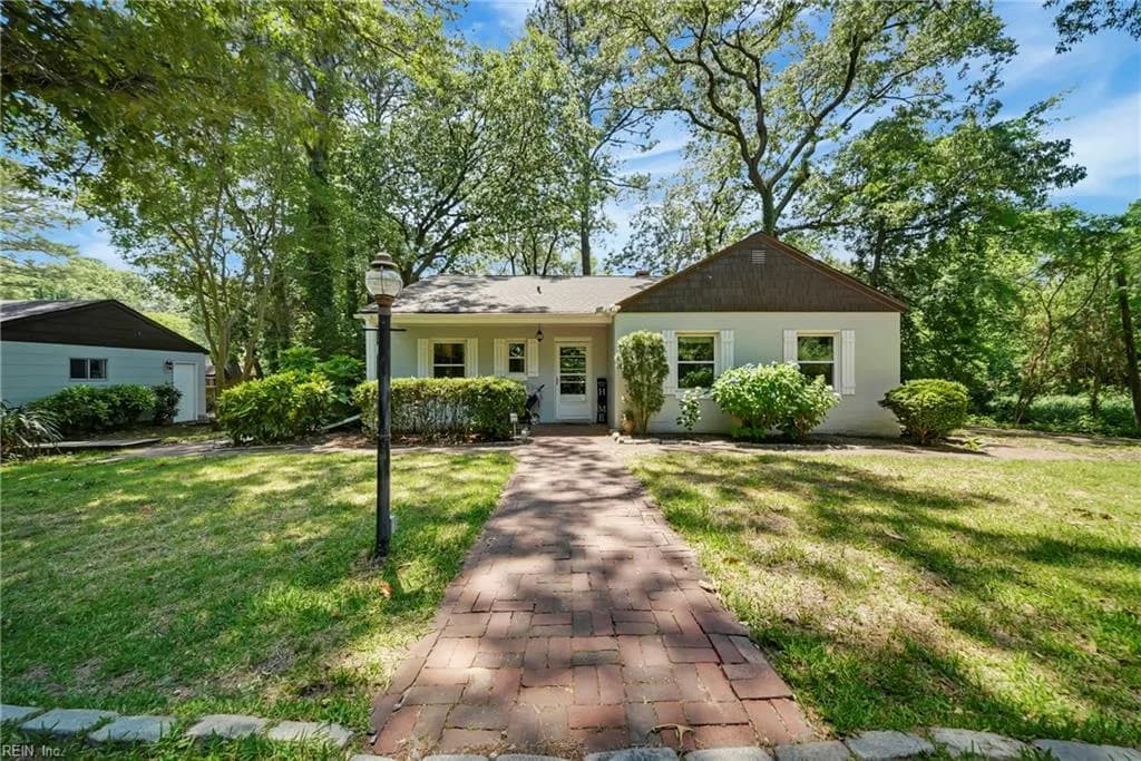 222 Sparrow RD, CHESAPEAKE VA 23325 - Photo 3