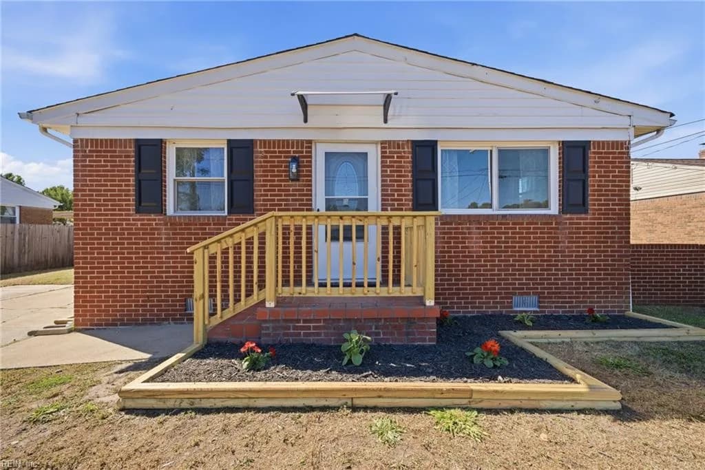 308 Butrico RD, CHESAPEAKE VA 23325 - Photo 4