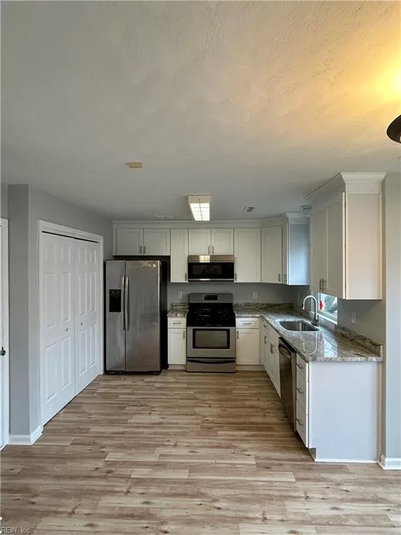 1420 W Ocean View AVE, NORFOLK VA 23503 - Photo 3