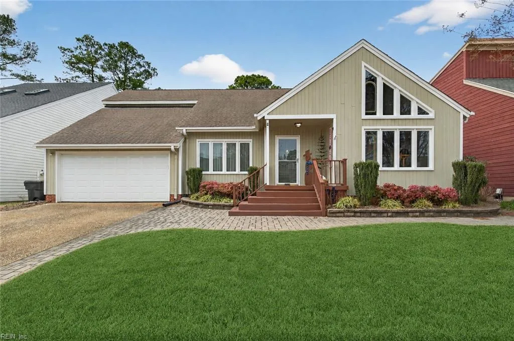1105 Birdneck Lake DR, Virginia Beach — 3 bed Residential, 2,577 sqft