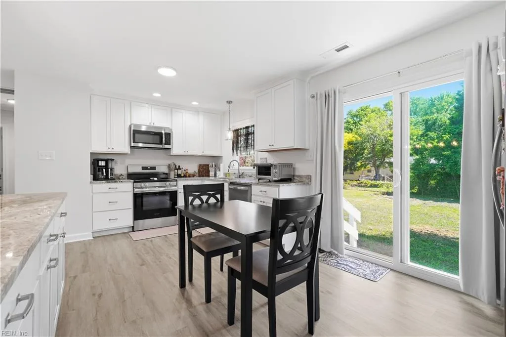 14291 Benns Church BLVD, SMITHFIELD VA 23430 - Photo 4