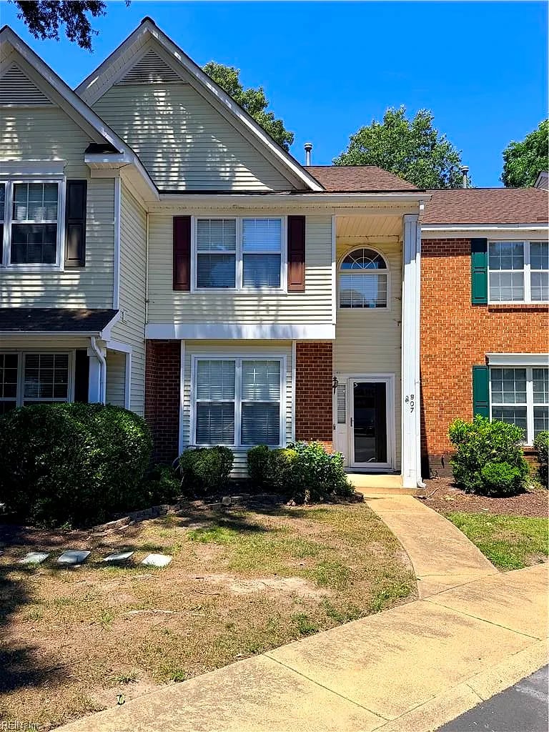 807 Oak Springs CT, Newport News — 2 bed Residential, 1,479 sqft