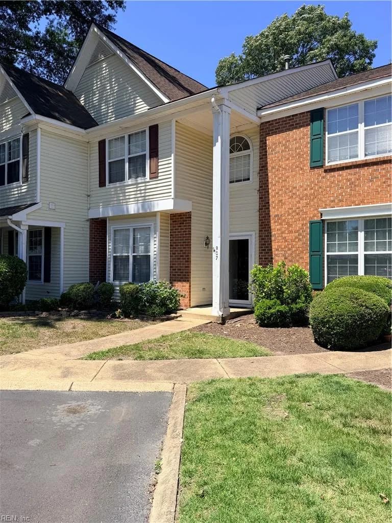 807 Oak Springs CT, NEWPORTNEWS VA 23602 - Photo 3