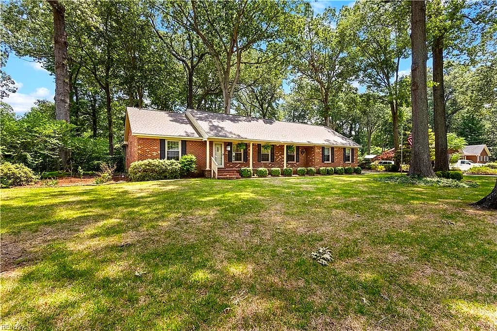 1130 Shenvalee DR, Virginia Beach — 3 bed Residential, 2,376 sqft