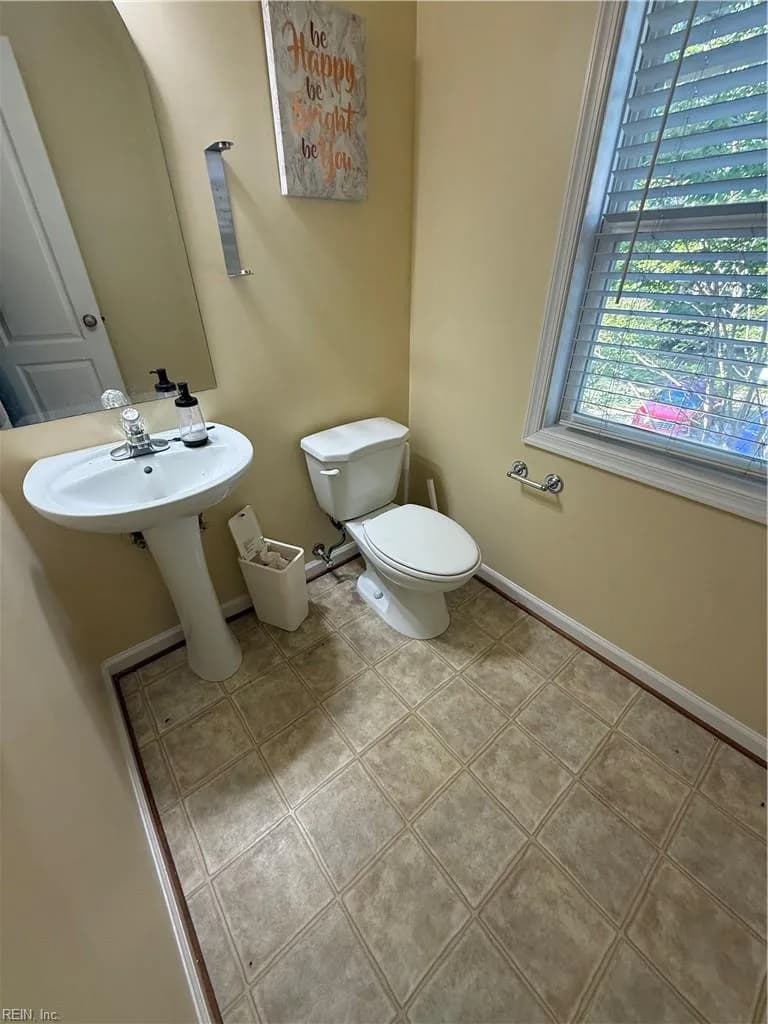 5565 Taylors Walke LN, VIRGINIABEACH VA 23462 - Photo 4