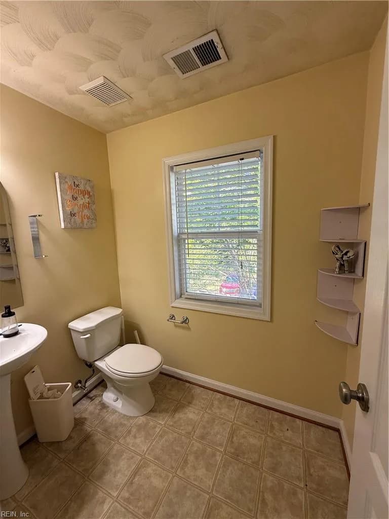 5565 Taylors Walke LN, VIRGINIABEACH VA 23462 - Photo 5