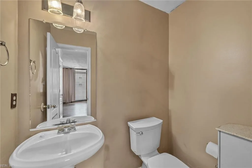4610 Olde Stone WAY, CHESAPEAKE VA 23321 - Photo 3