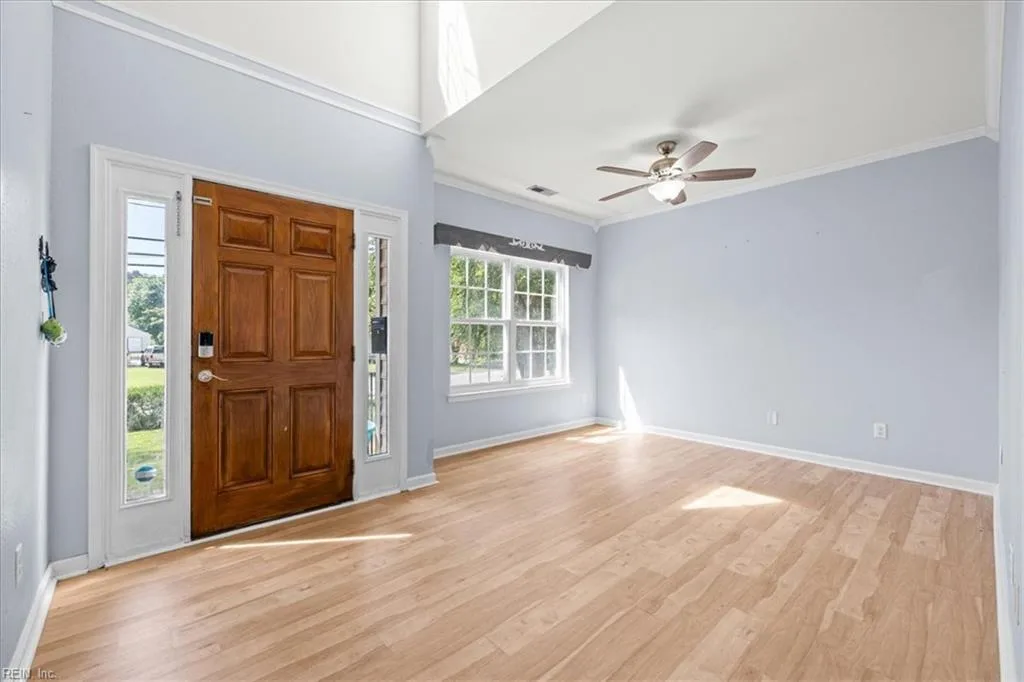 725 Beach RD, HAMPTON VA 23664 - Photo 4