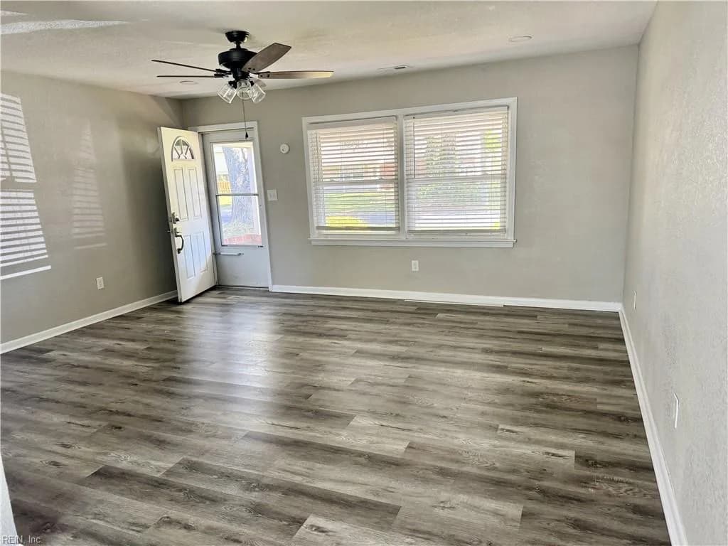 4869 Klamath RD, VIRGINIABEACH VA 23462 - Photo 4