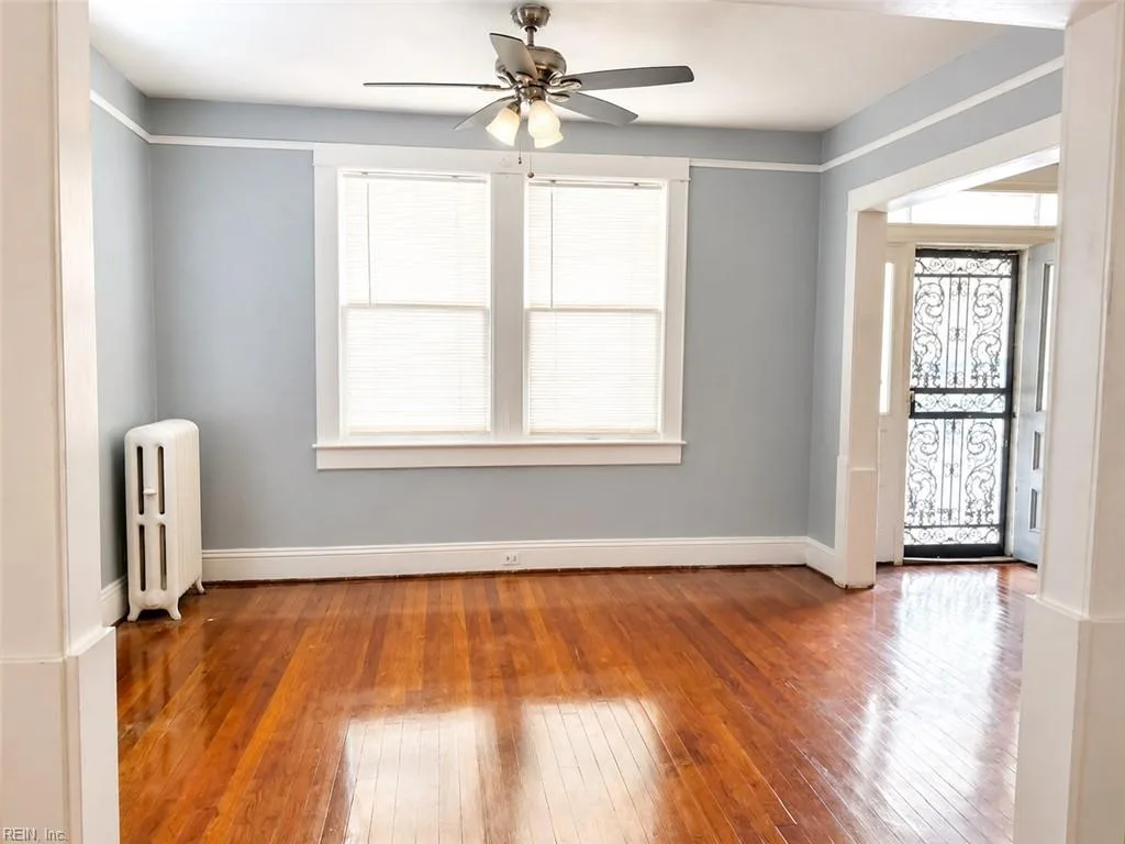 320 W 27th ST, NORFOLK VA 23517 - Photo 5