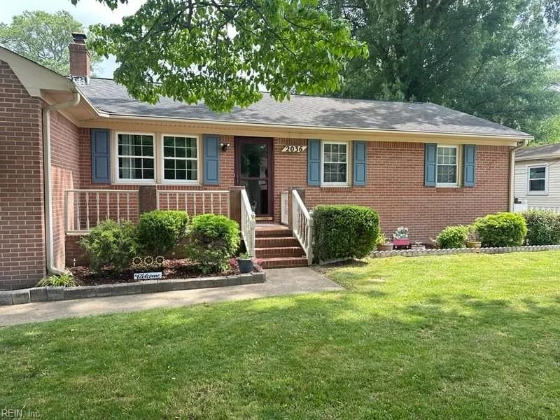 2036 English AVE, CHESAPEAKE VA 23320