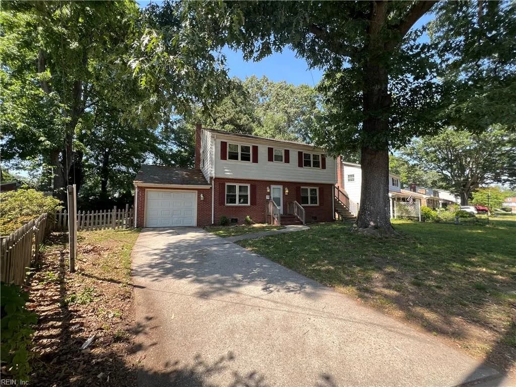 749 April LN, NEWPORTNEWS VA 23601 - Photo 3