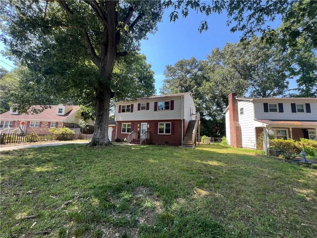 749 April LN, NEWPORTNEWS VA 23601 - Photo 4