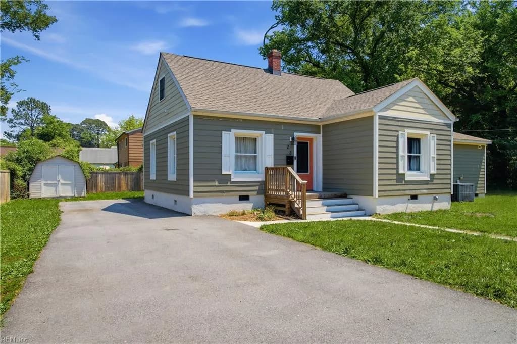 23 Clover ST, HAMPTON VA 23669 - Photo 3