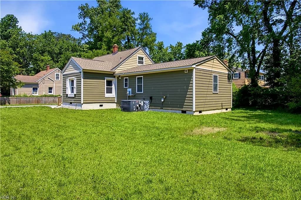 23 Clover ST, HAMPTON VA 23669 - Photo 5