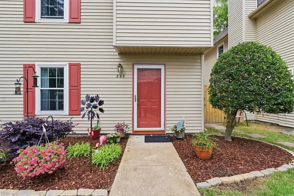 860 Gas Light LN, VIRGINIABEACH VA 23462 - Photo 3