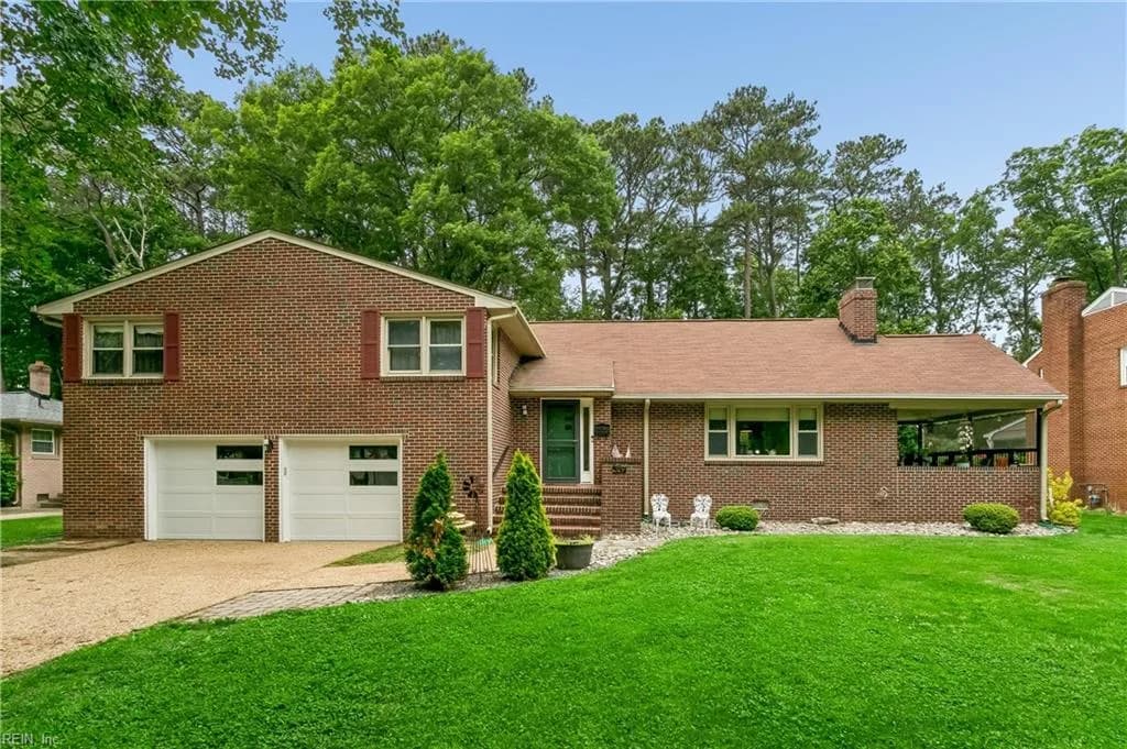 319 Mistletoe DR, NEWPORTNEWS VA 23606 - Photo 2