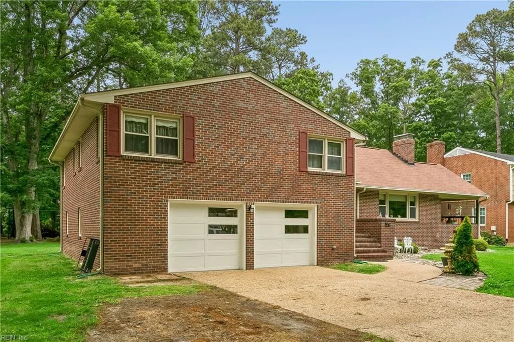 319 Mistletoe DR, NEWPORTNEWS VA 23606 - Photo 3