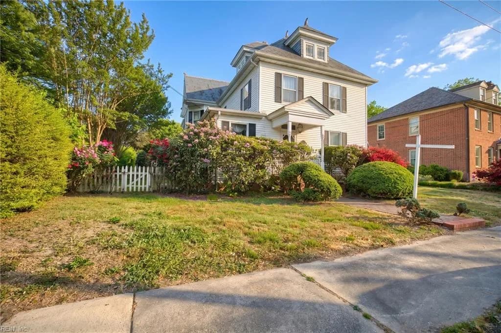 210 Watling ST, URBANNA VA 23175 - Main photo