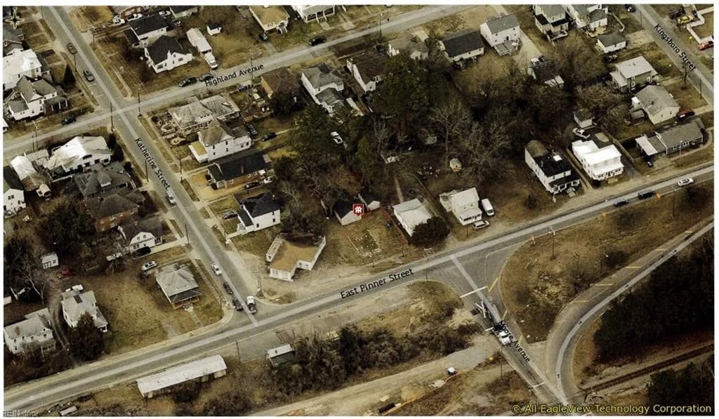 208 E Pinner ST, SUFFOLK VA 23434 - Photo 2