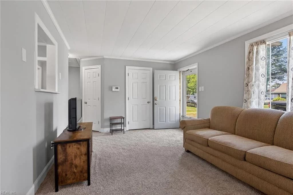 630 Sterling ST, NEWPORTNEWS VA 23605 - Photo 5