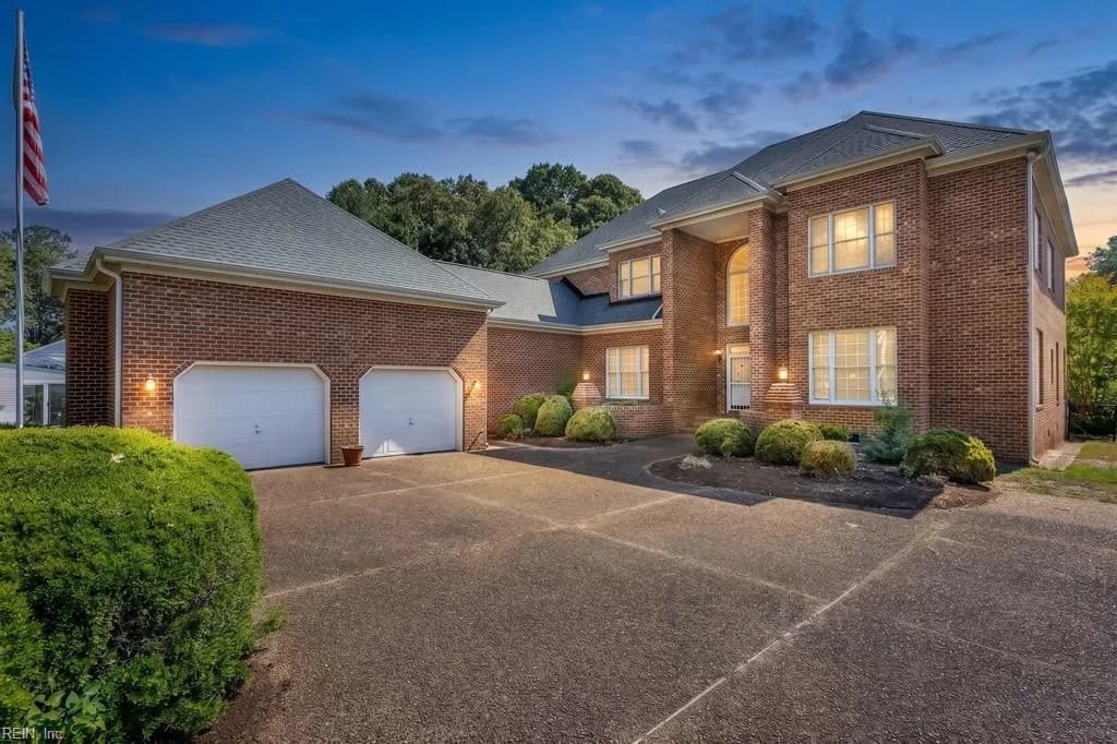 1711 Tyndall Point RD, GLOUCESTERPOINT VA 23062 - Photo 2