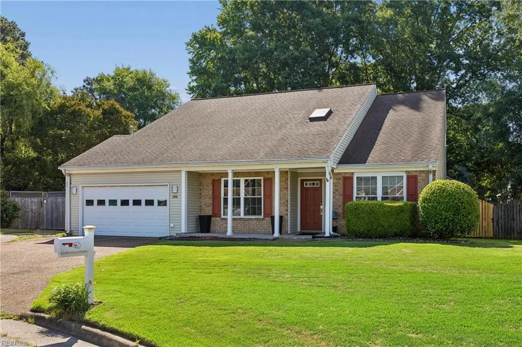 806 Holland CT, NEWPORTNEWS VA 23608 - Main photo