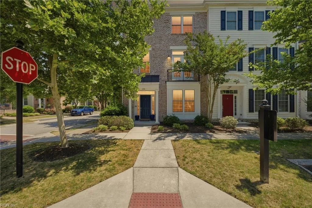 120 Peyton Randolph DR, YORKTOWN VA 23692 - Photo 2