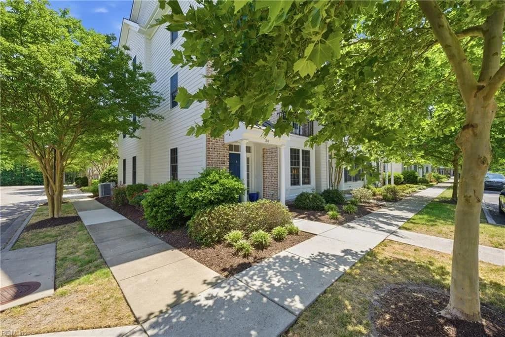 120 Peyton Randolph DR, YORKTOWN VA 23692 - Photo 3