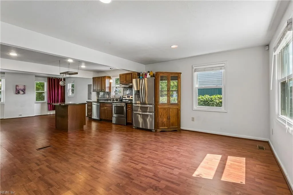 428 Shenandoah RD, HAMPTON VA 23661 - Photo 4