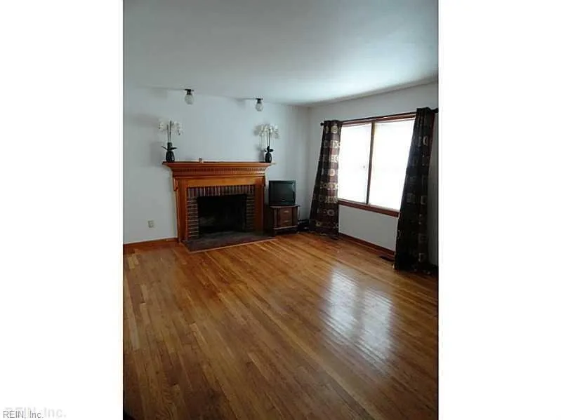 40 Bonita DR, NEWPORTNEWS VA 23602 - Photo 3