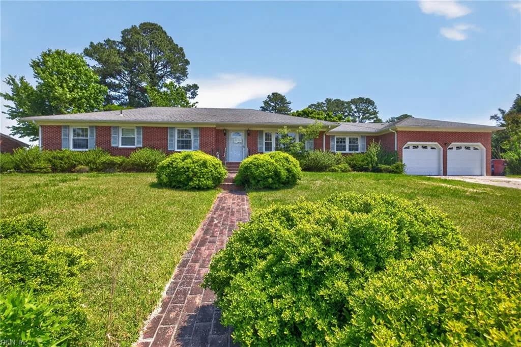 1875 Ames CIR W, CHESAPEAKE VA 23321 - Photo 2