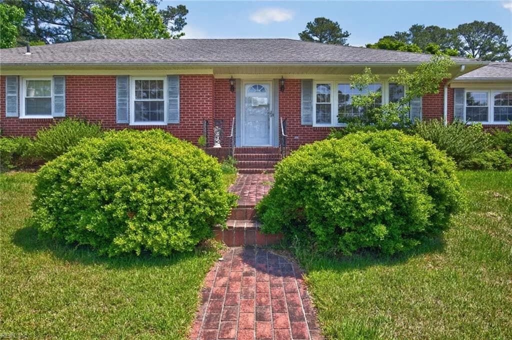 1875 Ames CIR W, CHESAPEAKE VA 23321 - Photo 5