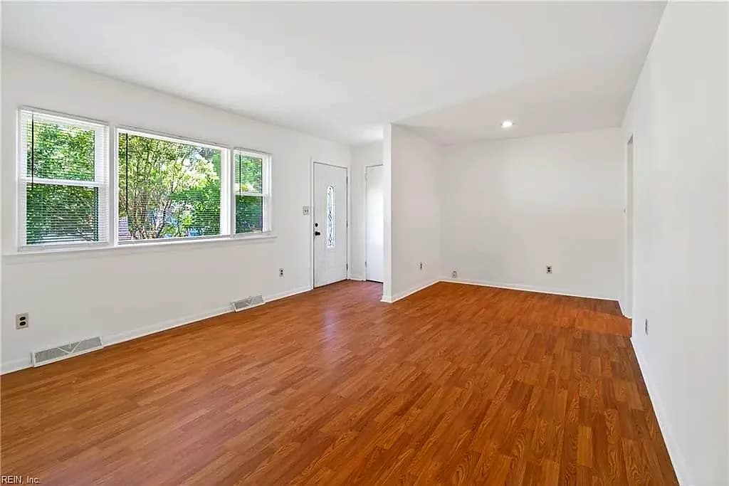 200 Valirey DR, HAMPTON VA 23669 - Photo 5