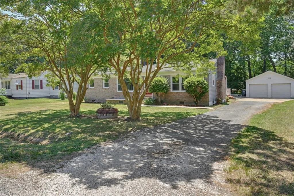 105 2nd ST, YORKTOWN VA 23692 - Photo 3