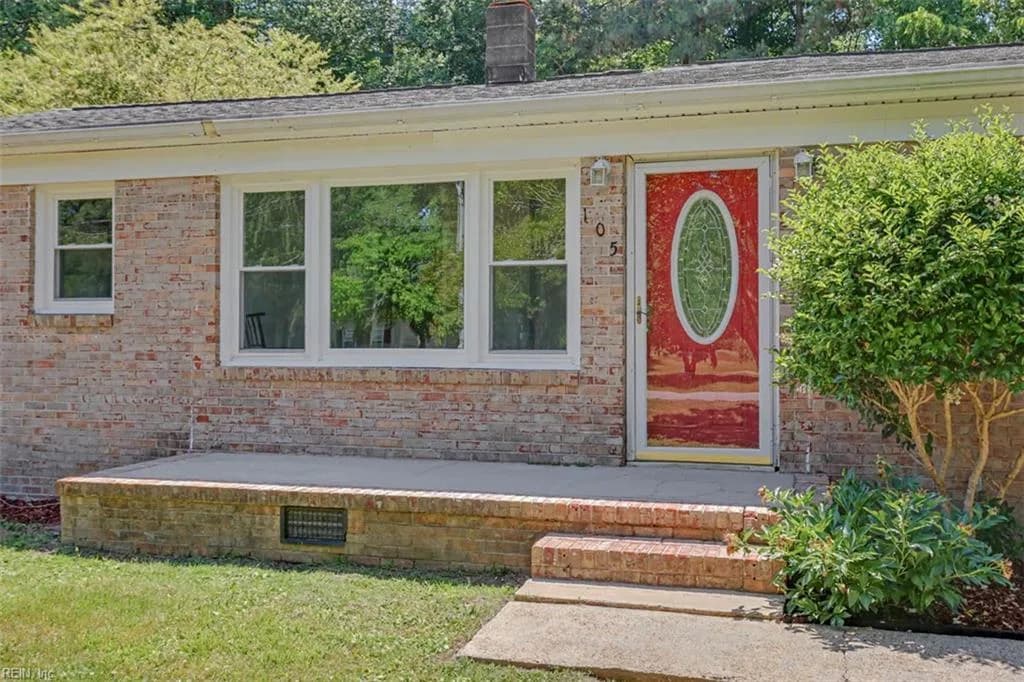 105 2nd ST, YORKTOWN VA 23692 - Photo 4