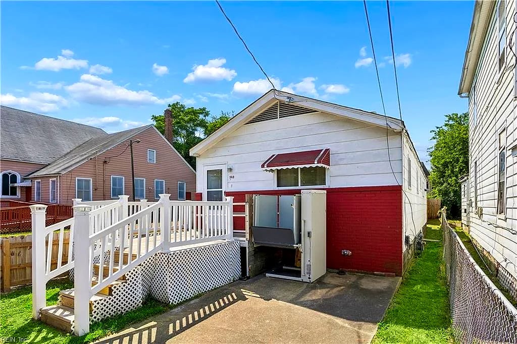 1144 24th ST, Newport News — 3 bed Residential, 960 sqft