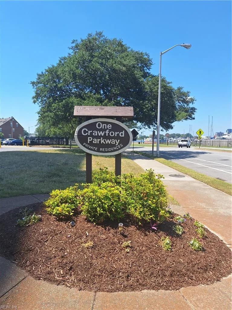 1 Crawford PW #1301, PORTSMOUTH VA 23704 - Photo 3