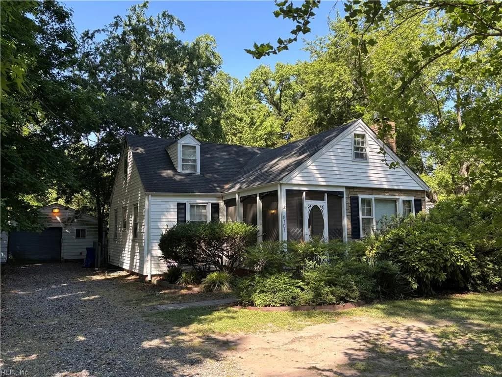 6101 Roanoke AVE, NEWPORTNEWS VA 23605 - Photo 2