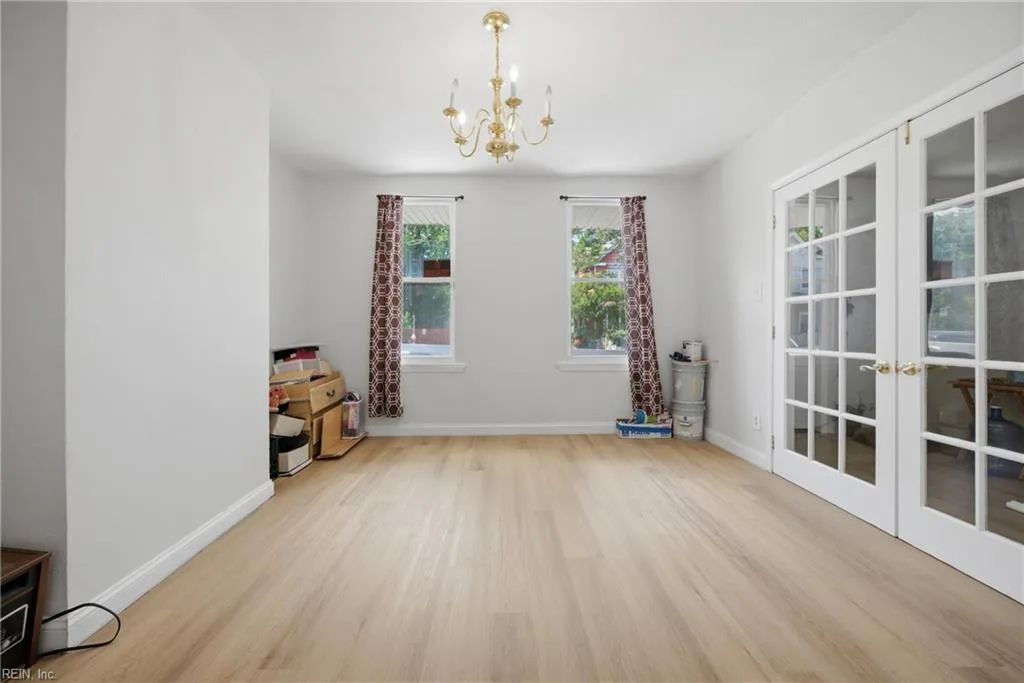 2424 West AVE, Norfolk — 3 bed Residential, 1,750 sqft