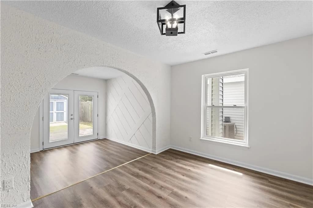1248 Christian CT, VIRGINIABEACH VA 23464 - Photo 4