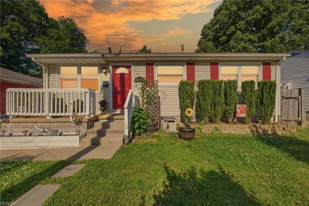8913 Hastings ST, NORFOLK VA 23503 - Photo 2