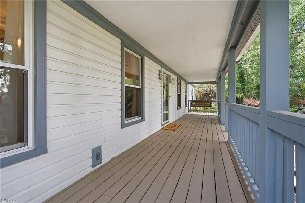 301 Windlesham DR, CHESAPEAKE VA 23322 - Photo 3