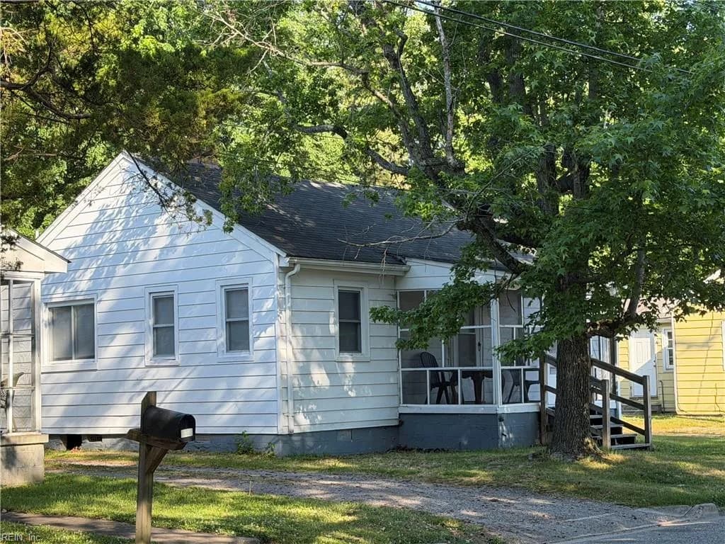 310 S College DR, FRANKLIN VA 23851 - Photo 3
